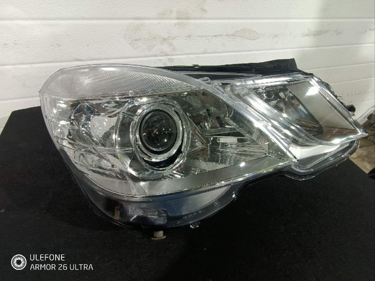 фара Mercedes-Benz W212 дорестайлинг после реставрации.jpg